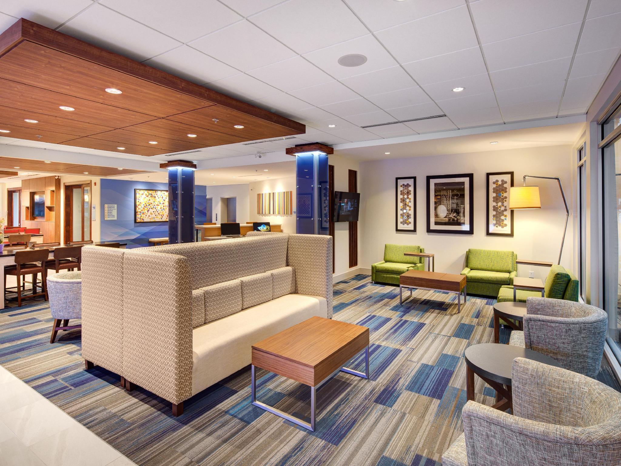Holiday Inn Express & Suites Terrace By Ihg Extérieur photo