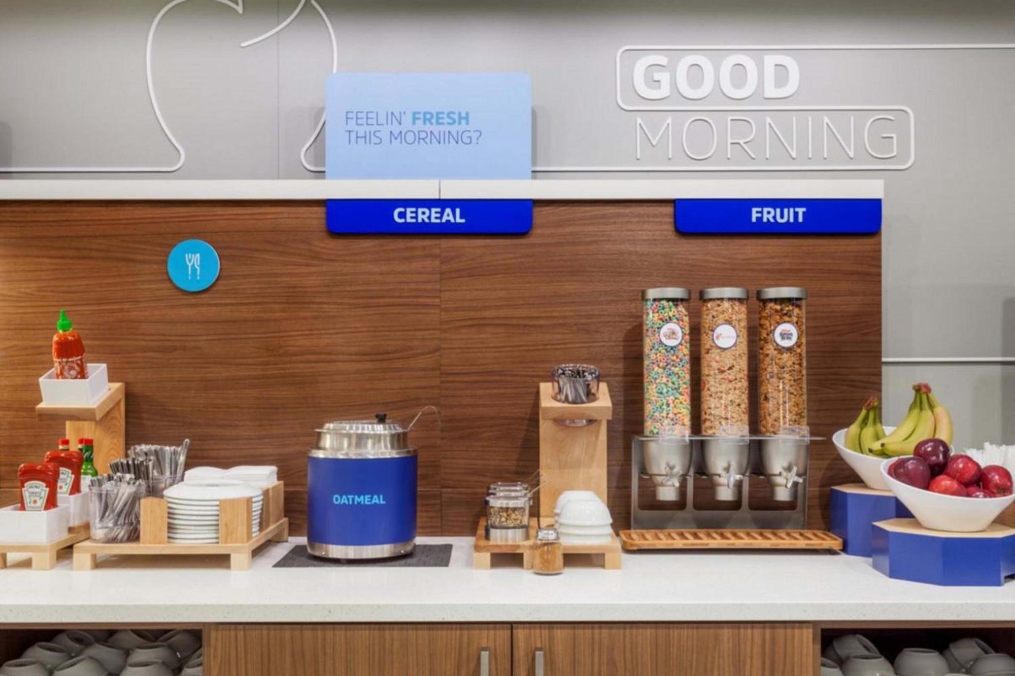 Holiday Inn Express & Suites Terrace By Ihg Extérieur photo