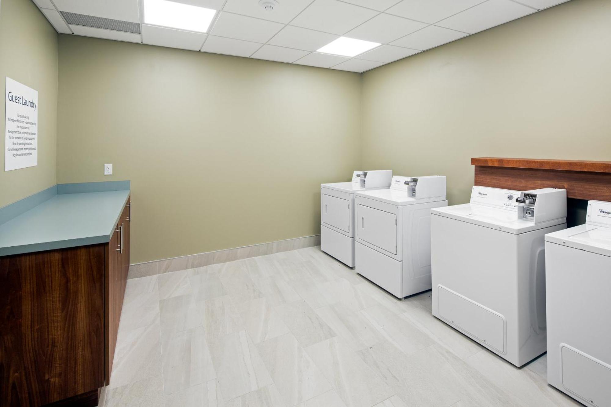 Holiday Inn Express & Suites Terrace By Ihg Extérieur photo