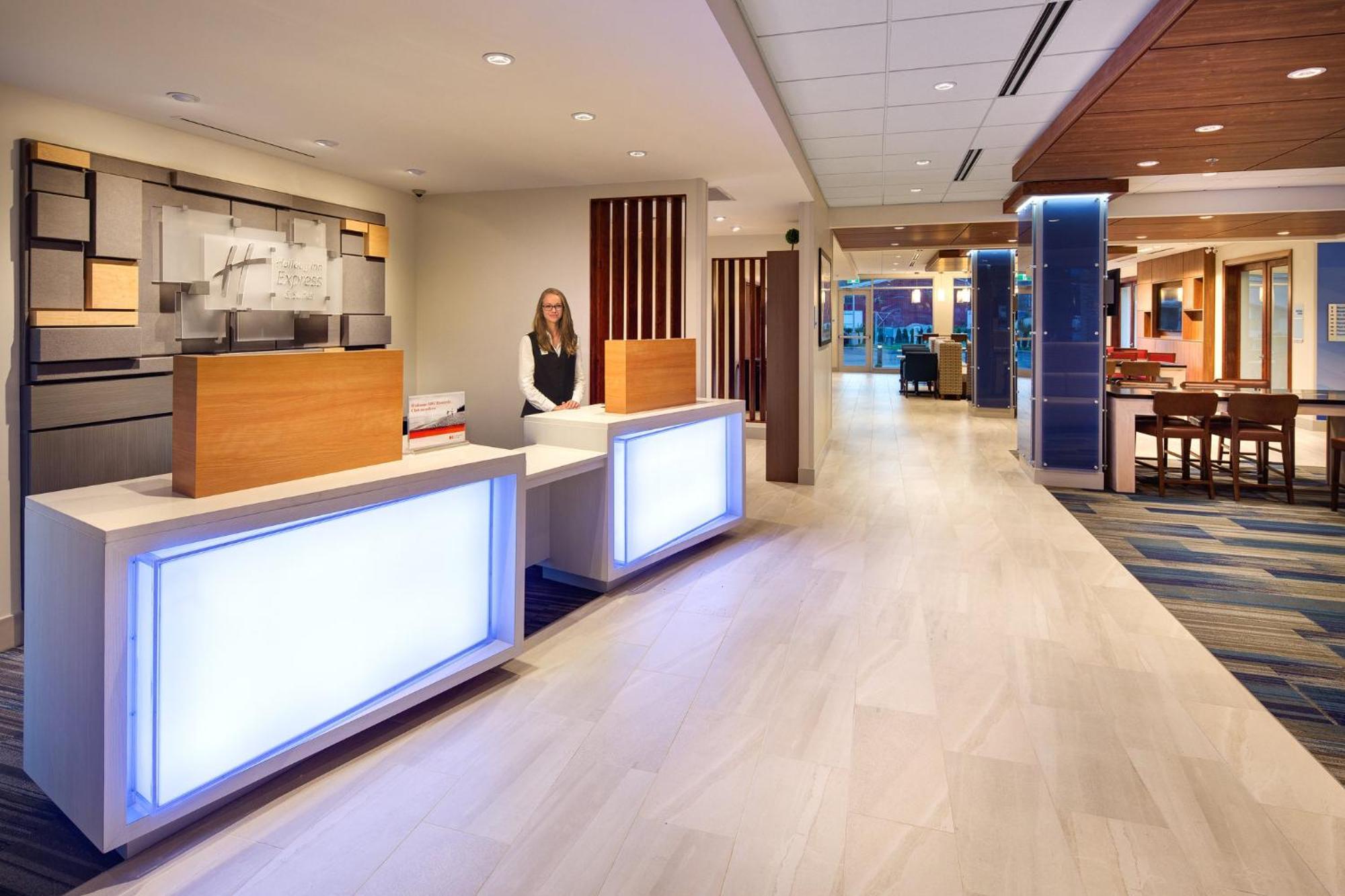 Holiday Inn Express & Suites Terrace By Ihg Extérieur photo